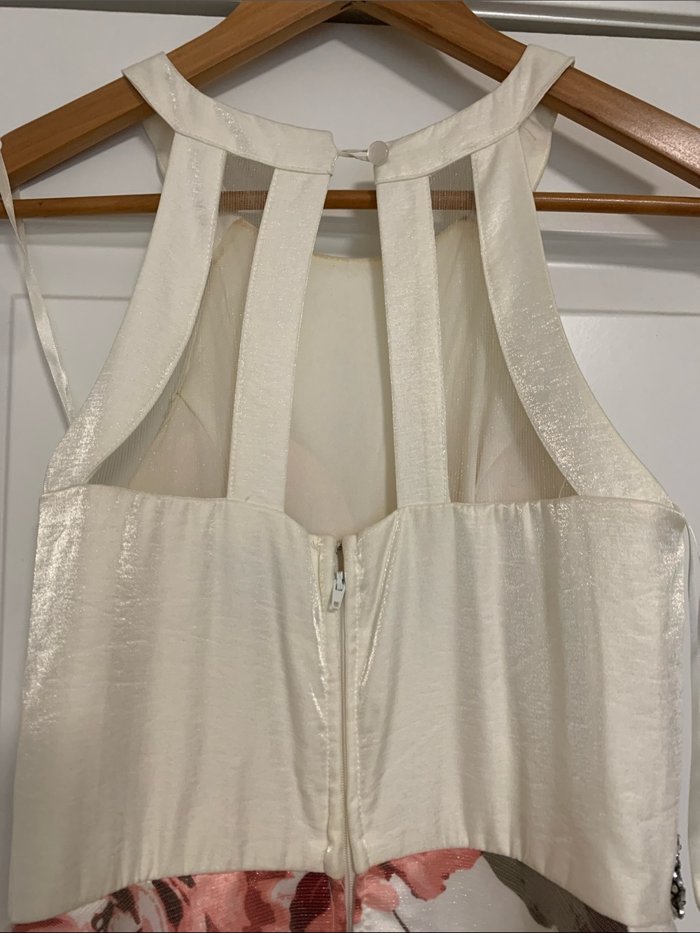 Le Chateau Ivory Maxi Dress with Pink Floral Print and Beaded Waist - Picture 4 of 6